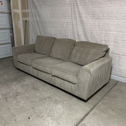 Beautiful Rc Willey Sofa (Delivery Available)