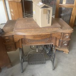 Swinger Sewing Machines 