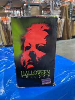 Halloween Trilogy VHS Box Set Blockbuster Exclusive 2 Sealed Horror