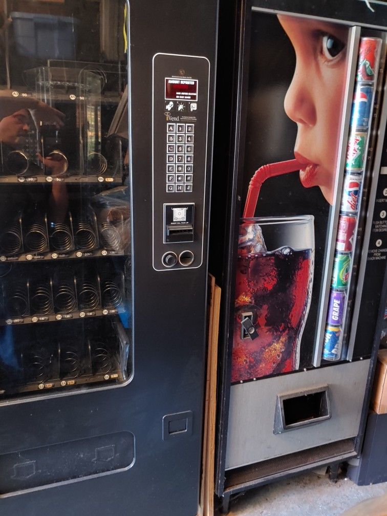 Candy / Snack & 8 Selection Can Soda.