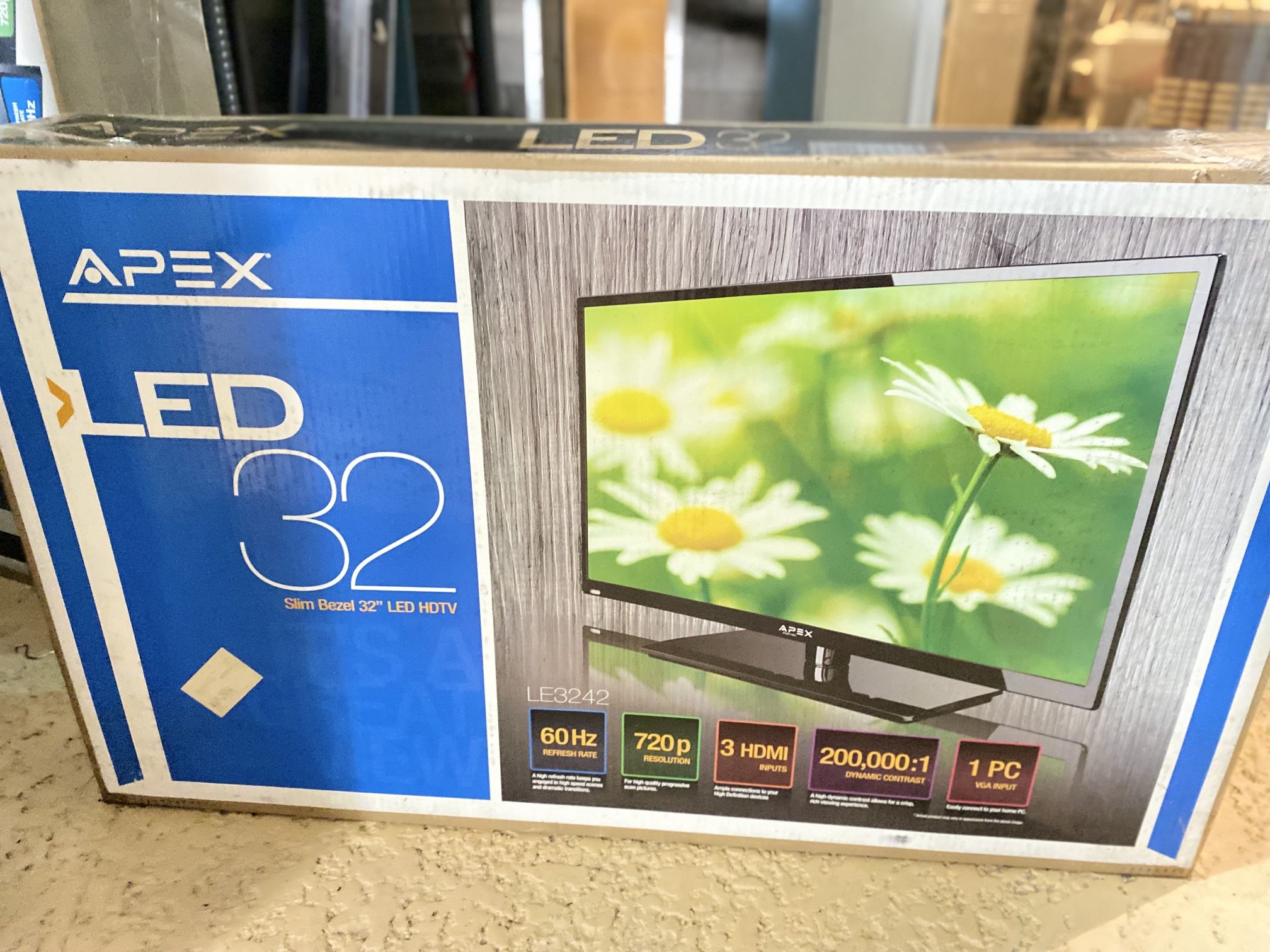 APEX 32” Digital LED Slim Bezeled HDTV TV New In Box