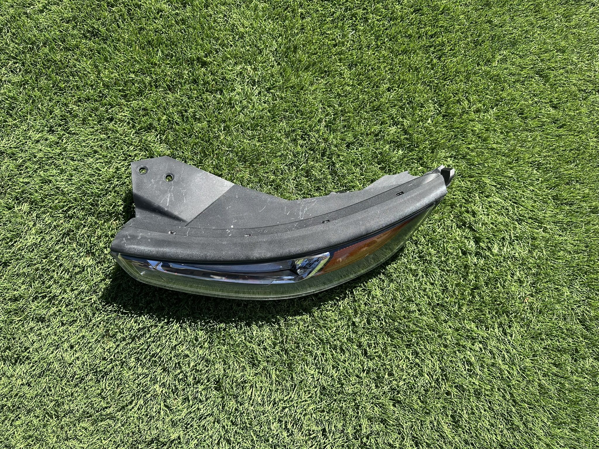 Hyundai Venue Headlight 2020-2024, Hyundai Venue Headlamp Turn Signal, Blinker, OEM ORIGINAL HYUNDAI PART, driver Side Light