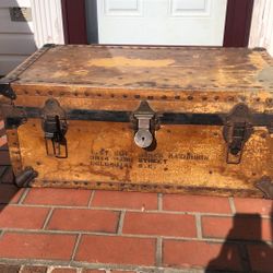 Military Chest  Flowed Gem.