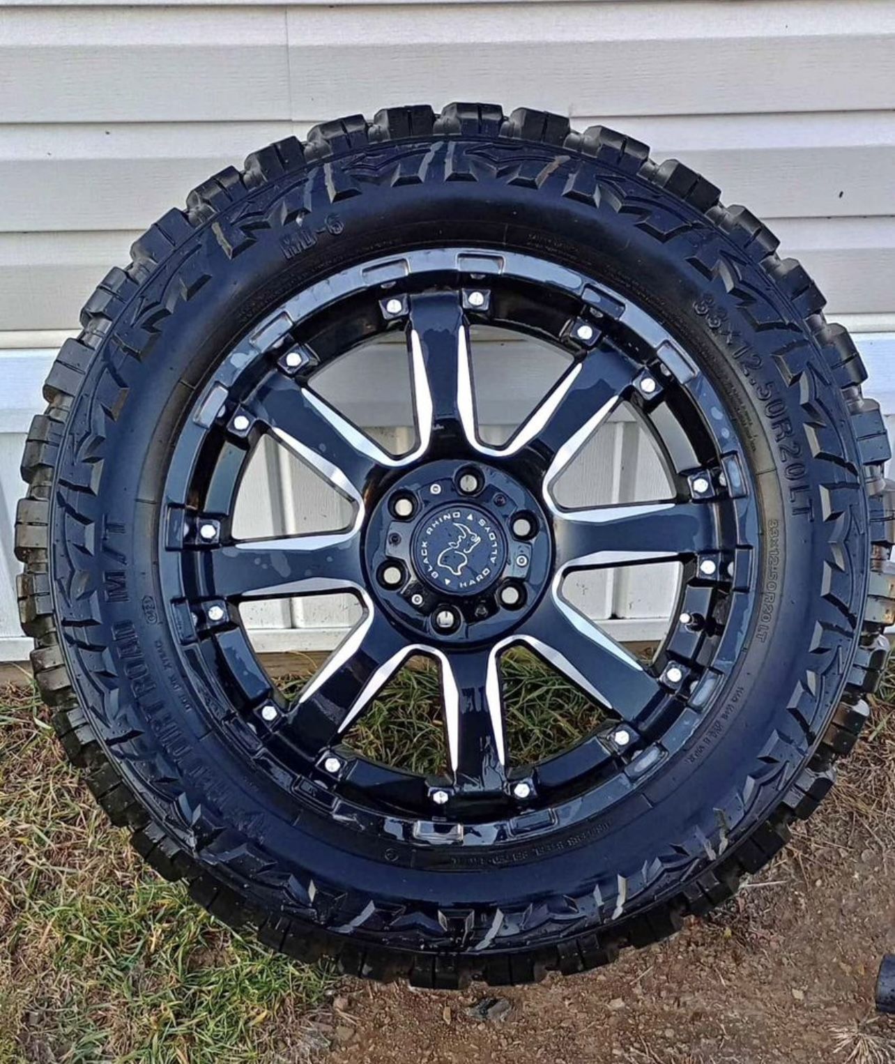 Set Truck Rim And Tires 20”