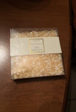 New comfort & care honey& almond relaxing milk soak