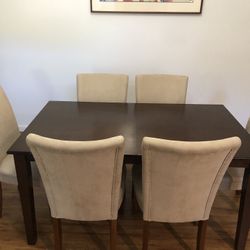 Dining Table & 6 Chairs