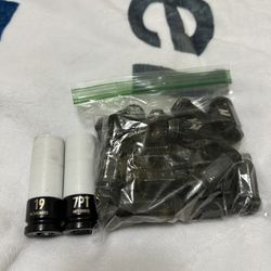 Mishimoto M12x1.5 Lug Nuts