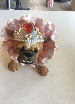 Queen Pug