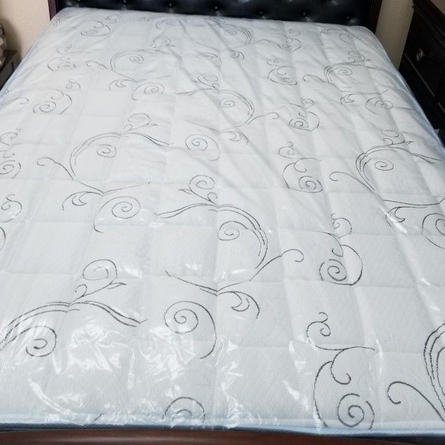 Set Full Size Matters With Box Spring Only $235