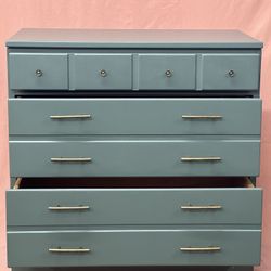 Refurbished 3-drawer Dresser