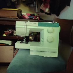 Nice Expensive Sewing Machine Only Used It Once Brand New