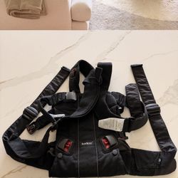Baby Bjorn Baby Carrier One 