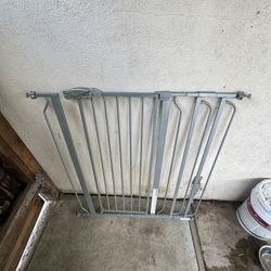 Baby Gate/Dog Gate