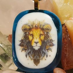 LEO THE LION HOROSCOPE FUSED GLASS PENDANT 