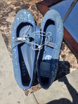New never used blue shoes size 8 1/2 girls