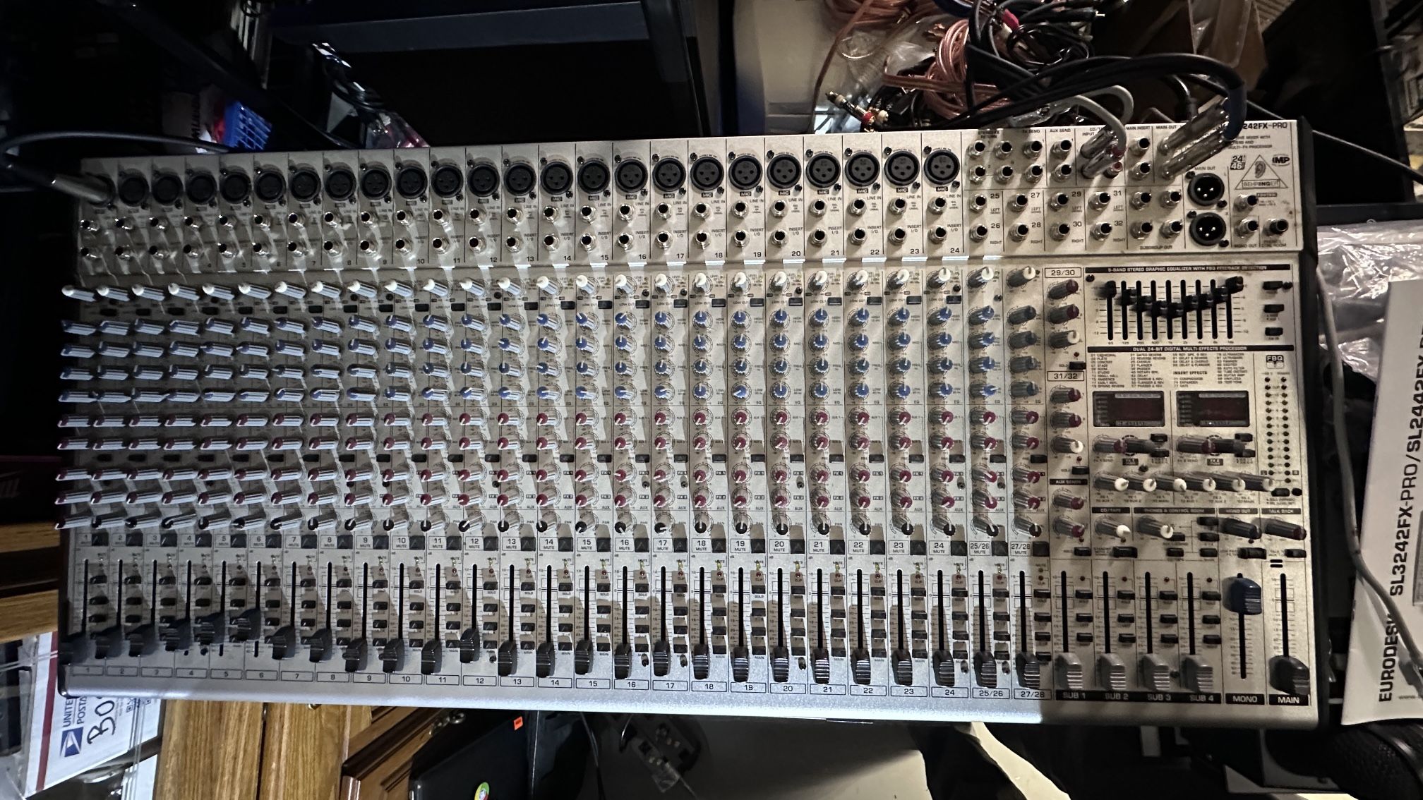 Behringer Eurodesk Sl3242fx-pro 32 Channel Mixer