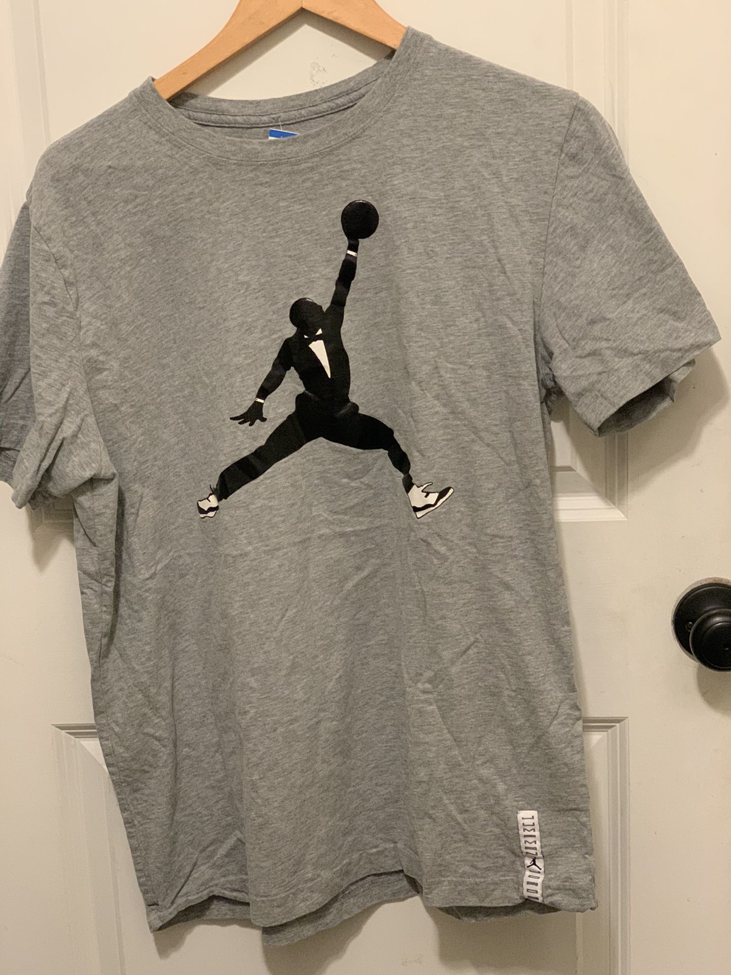 Nike air Jordan  Tshirt size XL Gently Used 