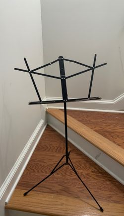 HAMILTON WORLD STAND