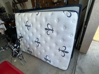Full sized bed complete set