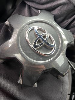 tacoma 2016-2019 center cab hub cover