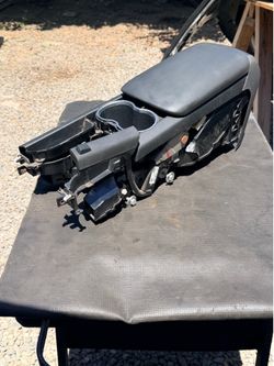 G8 Gt center console