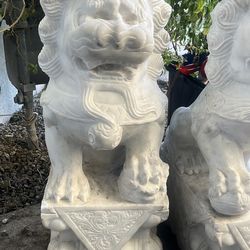 Chinese dog statue