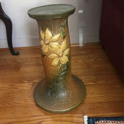 Roseville Vase - Clematis  Pedestal !