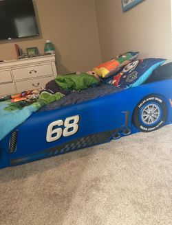 Race Car Toddler/Kids Twin Bed