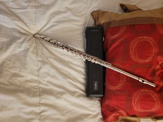 Very Nice Yamaha YFL385 II Flute 