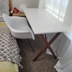 Used White Office Table And Chair