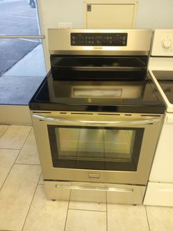 Fridgeaire stainless steel glass top stove