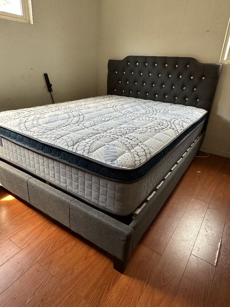 Queen Size Bed Frame / Mattress Included 🔷️ Cama Queen Size / Colchon Incluido