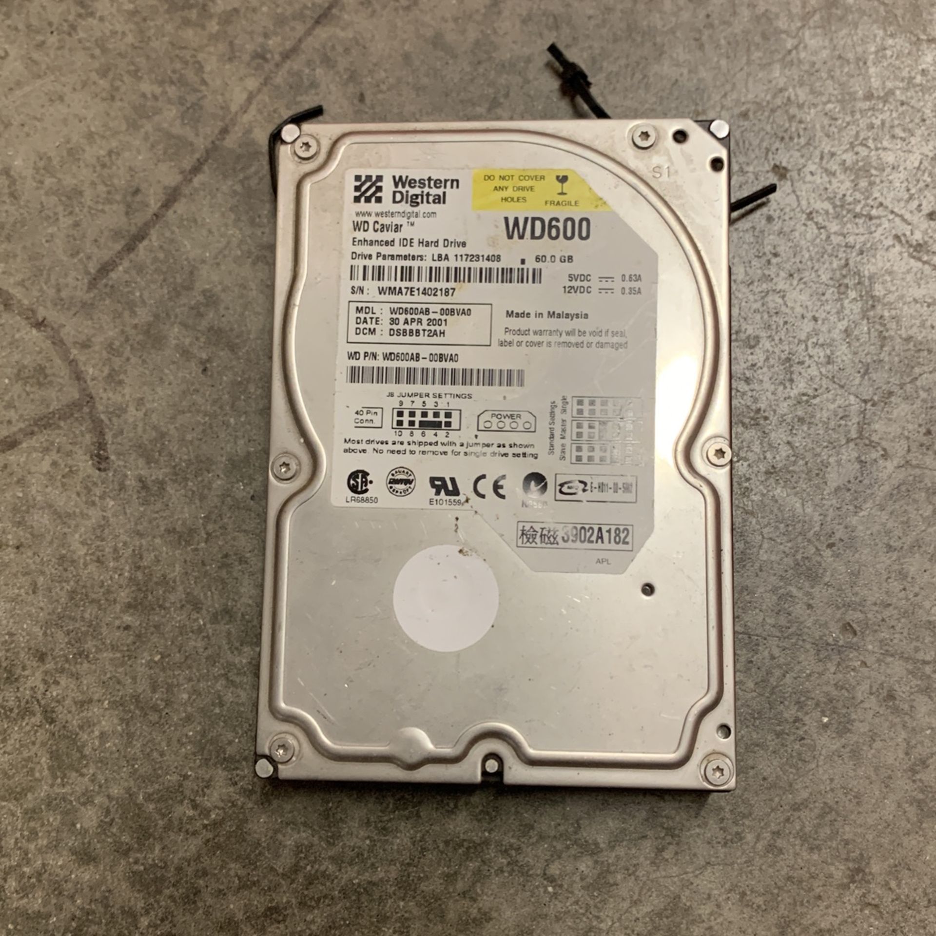 Used. HARD DRIVE P/n: WD600BB-75CAA0 -WESTERN DIGITAL