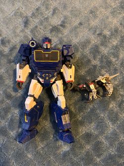 Transformers Soundwave Action Figure with ravage