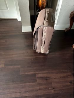 Suit case