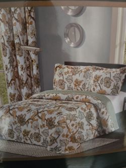 MICROFIBER COVERLET SET , KELI - ANN ,  KING - CALGING ,   FALL OCACION . ISI  NO'T  HEAVY WASH MACHINE . GREAT PRICE