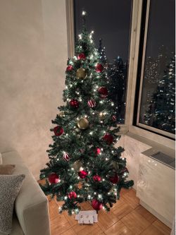 Pre Lit Artificial Christmas Tree