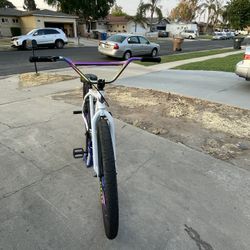 White Oil Throne 29er   600 OBO 