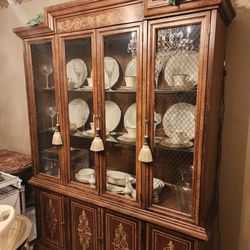Pick Up In AMARILLO  .....ANTIQUE American Of Martinsville  HUTCH ....GREAT CONDITION ...TOP Of THE HUTCH CAN LIGHT UP ... $800  
