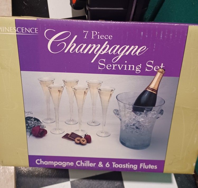 Champagne Serving Set.