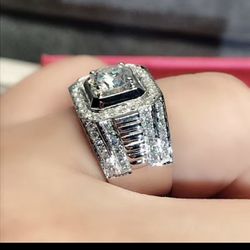 Gorgeous Silver plated  Men's Ring Luxury Atmosphere Set White Gemstone Micro