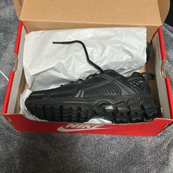 Nike vomero 5