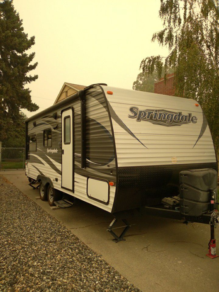 2017 Keystone Springdale Camper Trailer (21 feet)