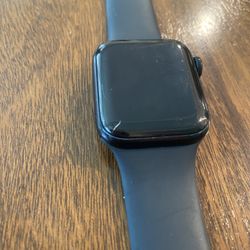 Apple Watch SE, black