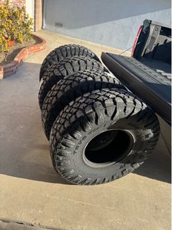 Toyo Open Country RT Pros 40”x12.50x17