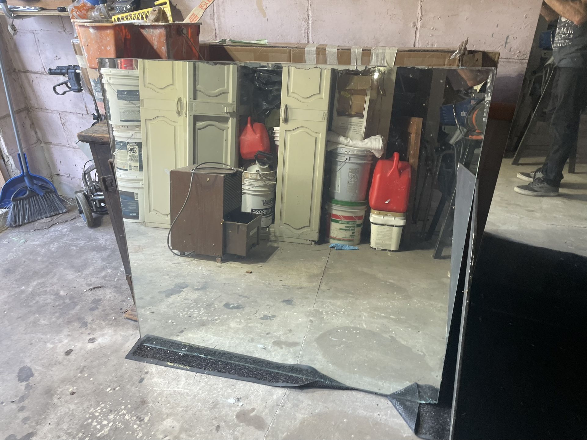 Multiple Full Size Mirrors