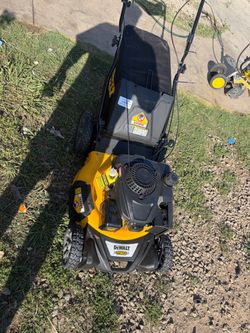 DEWALT 21 in. 196cc E-GOV Engine 3-in-1 Gas RWD Self-Propelled Lawn Mower with High Rear Wheels