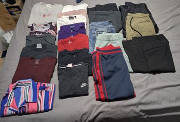 22 Pieces Of Men's Clothes Size Small