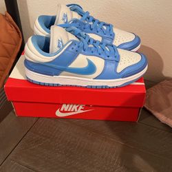 Nike Women’s Dunk Low (NEW) Size 8 