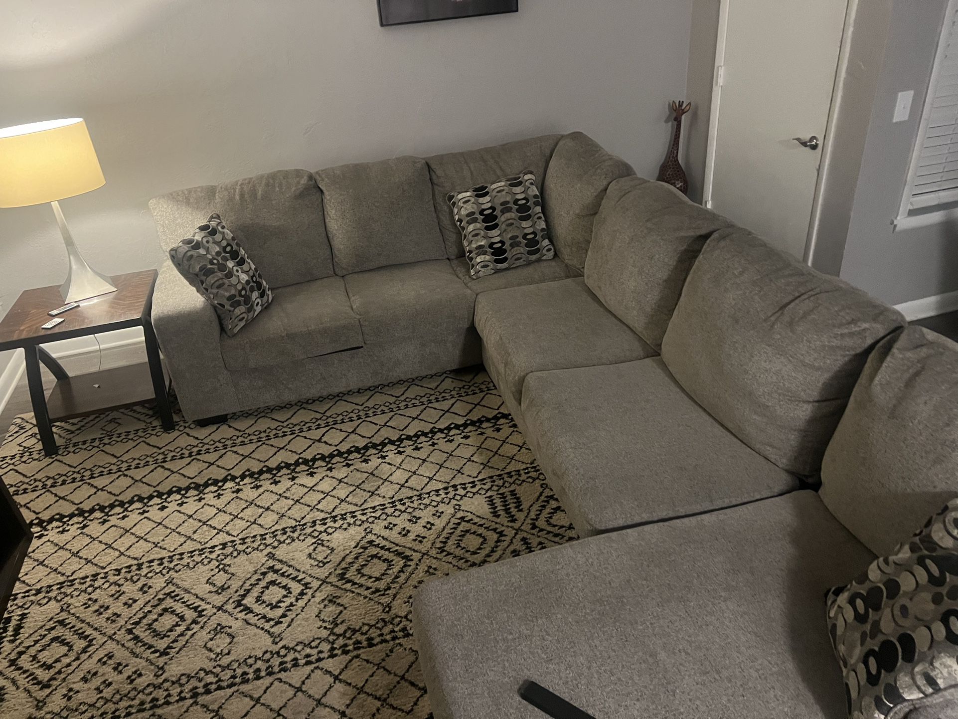 Living Room Furniture / Bedroom Furniture 